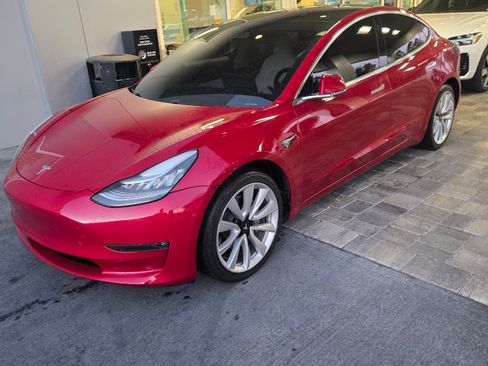 Used 2018 Tesla Model 3 Long Range image 1