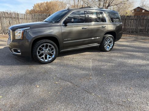 Used 2019 GMC Yukon Denali w/ Denali Ultimate Package image 2