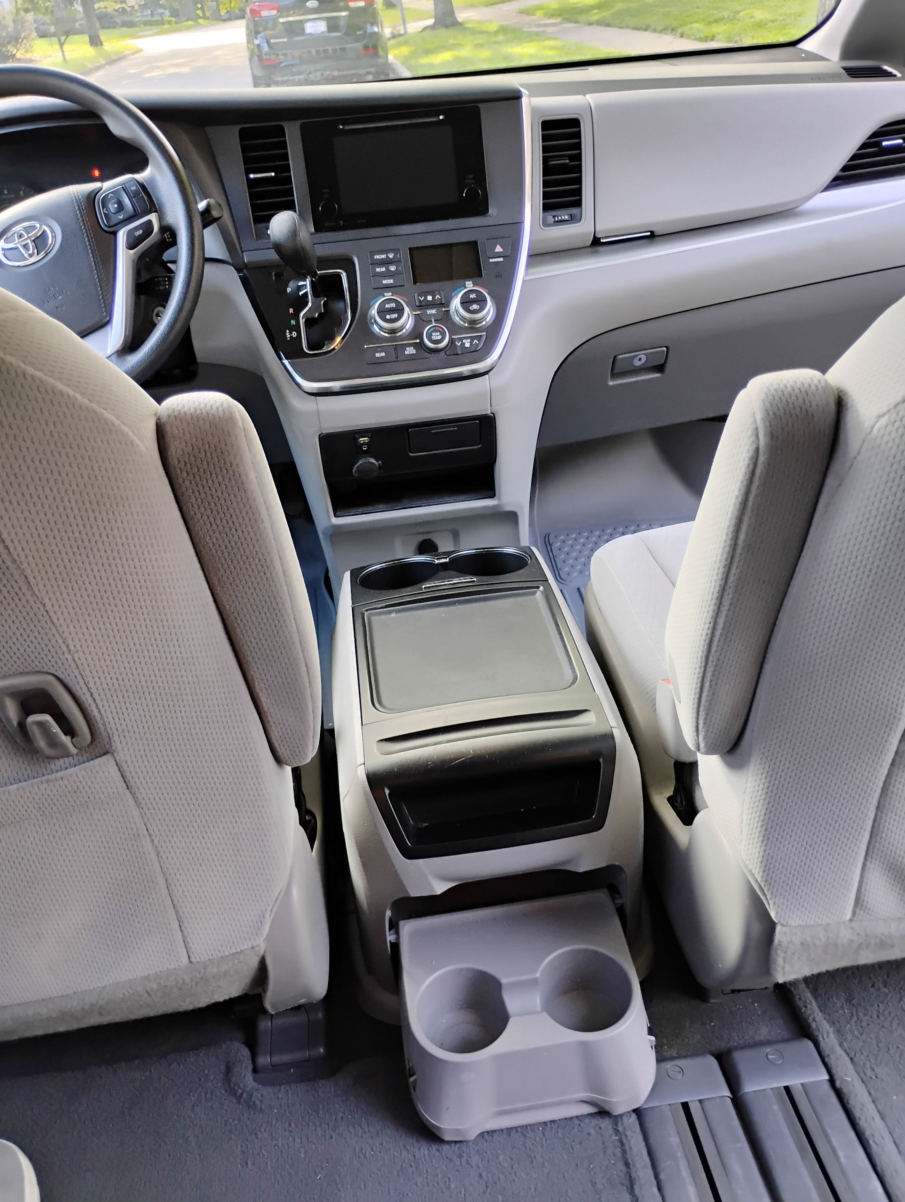 Used 2016 Toyota Sienna LE FWD image 10