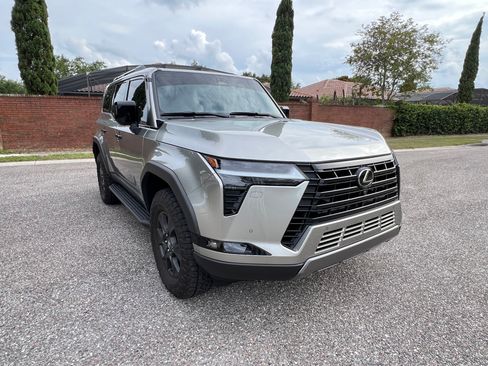 Used 2024 Lexus GX 550 AWD/4WD image 4