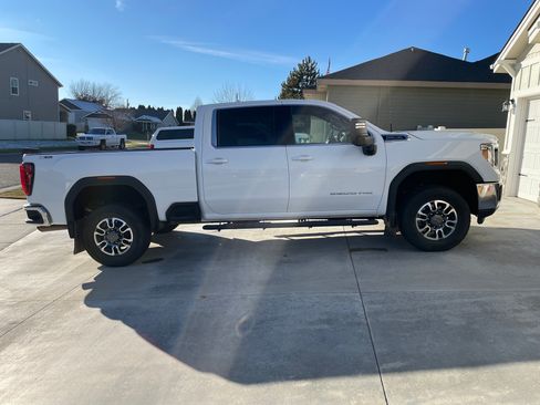 Used 2022 GMC Sierra 3500 SLE w/ SLE Value Package image 2