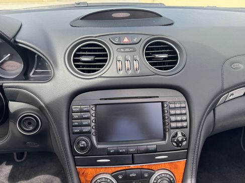 Used 2007 Mercedes-Benz SL 550 image 17