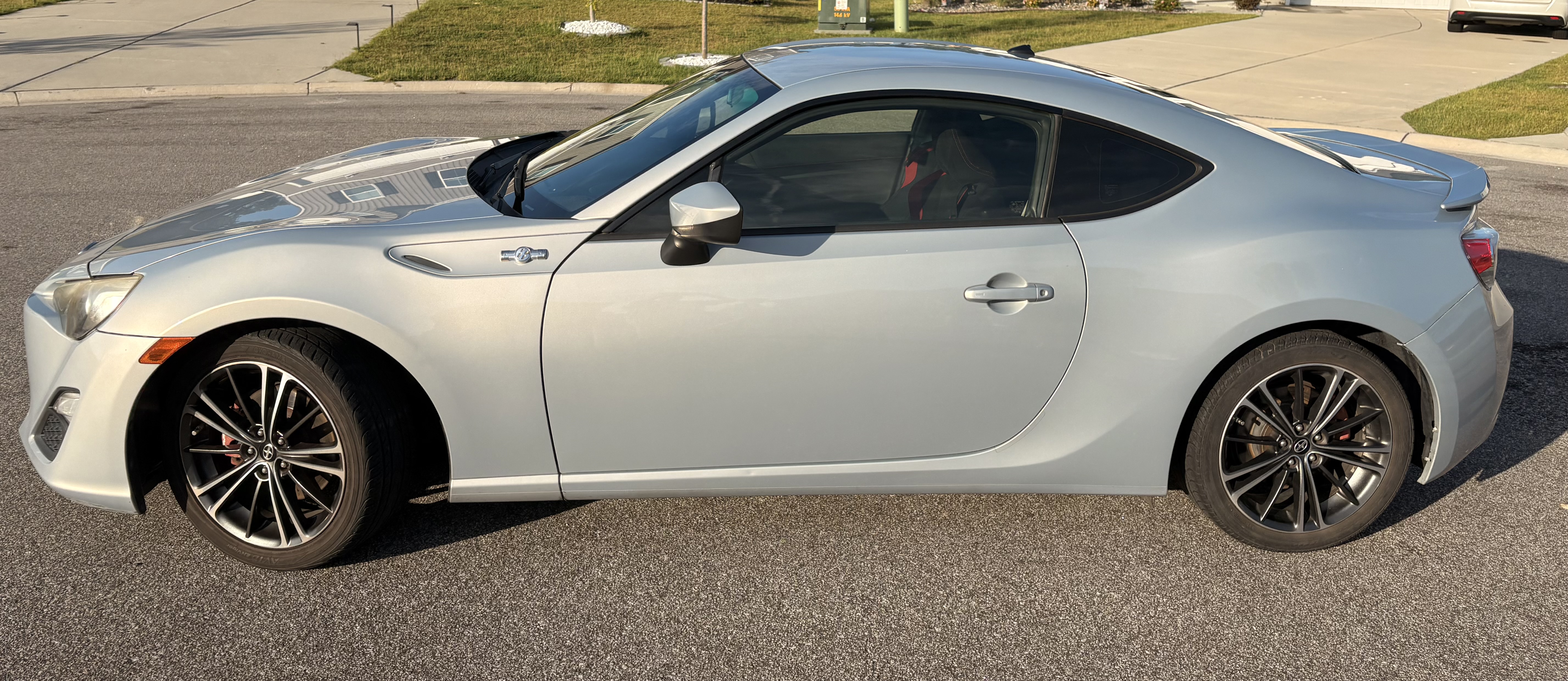 Used 2013 Scion FR-S 10 Series RWD image 2