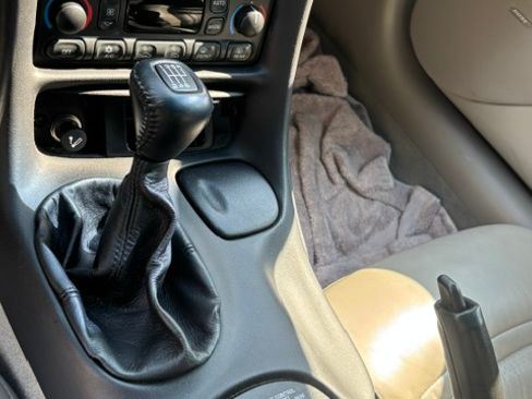Used 2001 Chevrolet Corvette Coupe w/ Preferred Equipment Group2 RWD image 26