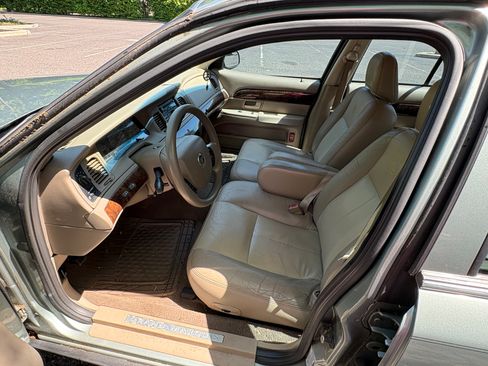 Used 2005 Mercury Grand Marquis GS RWD image 27