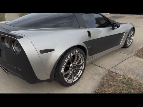 Used 2005 Chevrolet Corvette Coupe w/ Preferred Equipment Group image 1