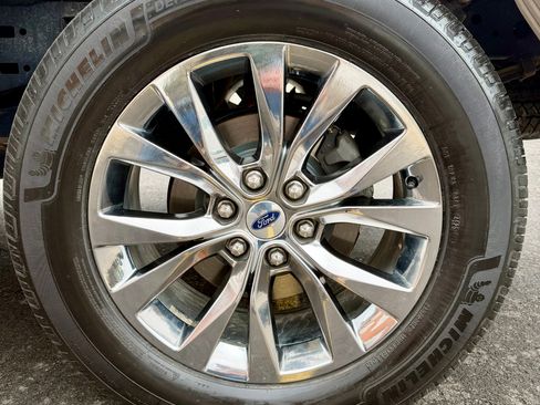 Used 2020 Ford F150 Lariat image 6