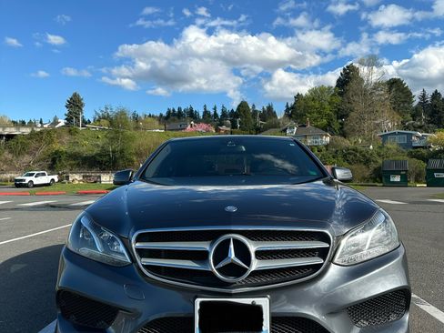 Used 2014 Mercedes-Benz E 350 4MATIC Sedan image 6