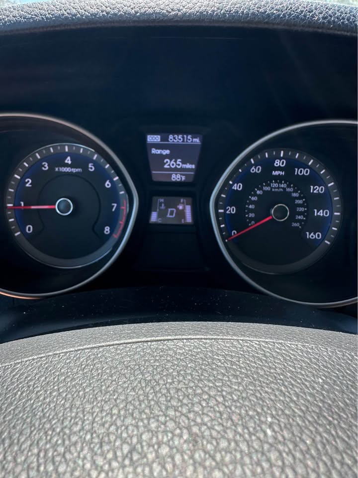 Used 2016 Hyundai Elantra GT FWD image 2