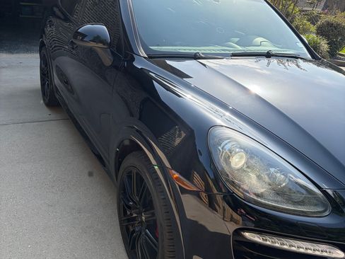 Used 2013 Porsche Cayenne GTS AWD/4WD image 2