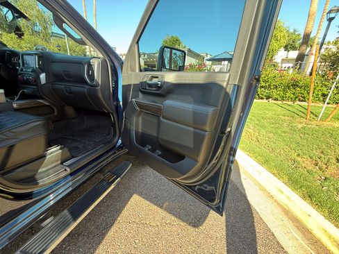 Used 2022 Chevrolet Silverado 2500 LT w/ Convenience Package RWD image 9