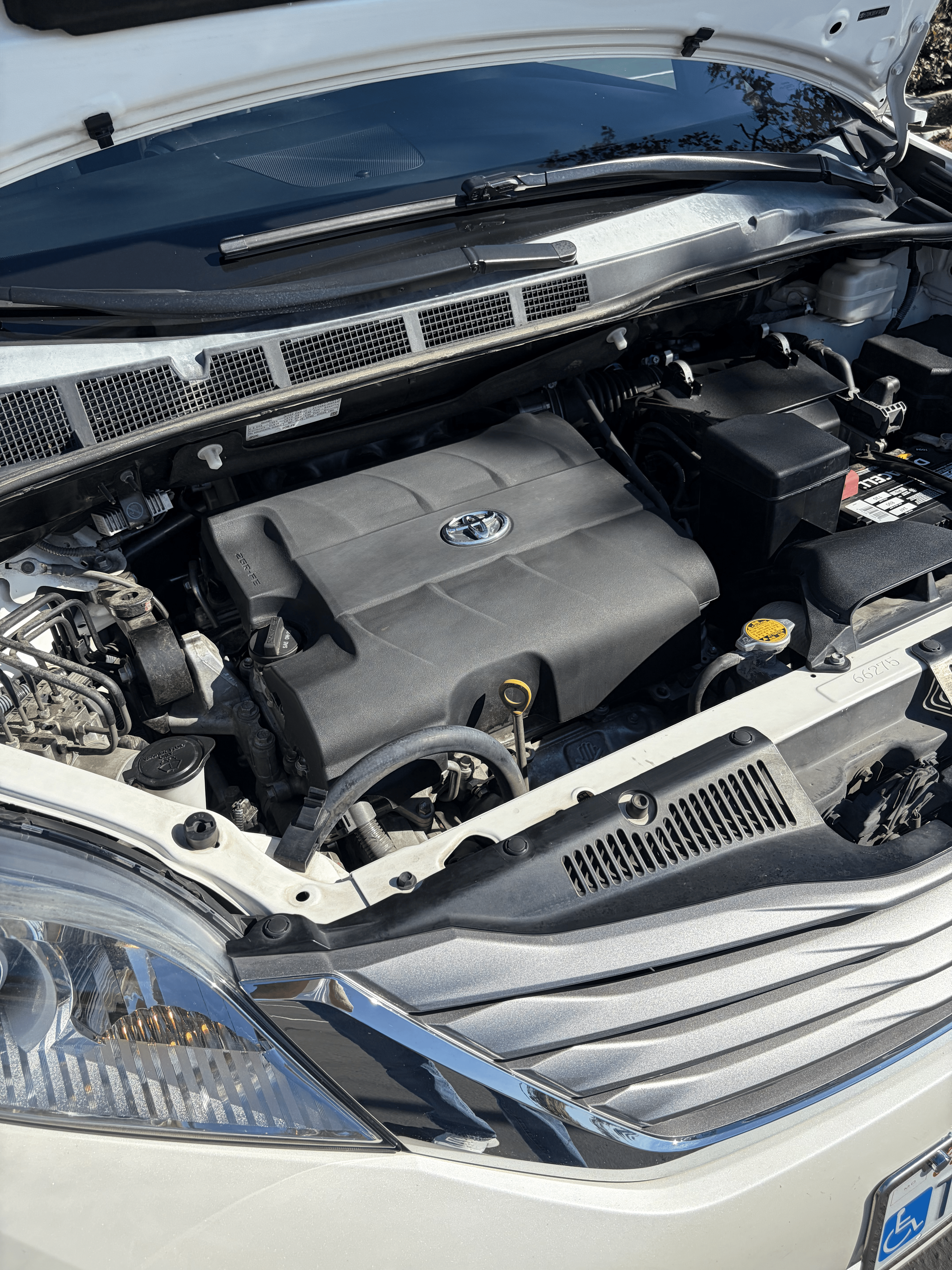 Used 2015 Toyota Sienna XLE w/ XLE Navigation Package FWD image 17