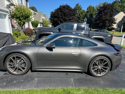 Used 2024 Porsche 911 Carrera 4 AWD/4WD image 10