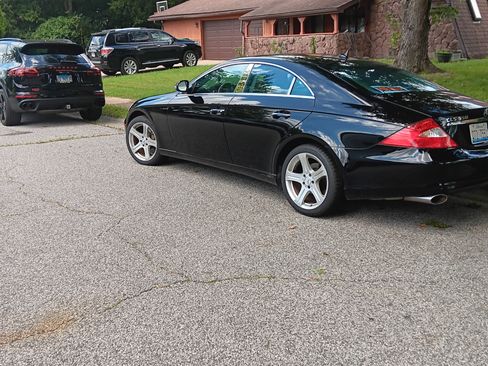 Used 2007 Mercedes-Benz CLS 550 image 2