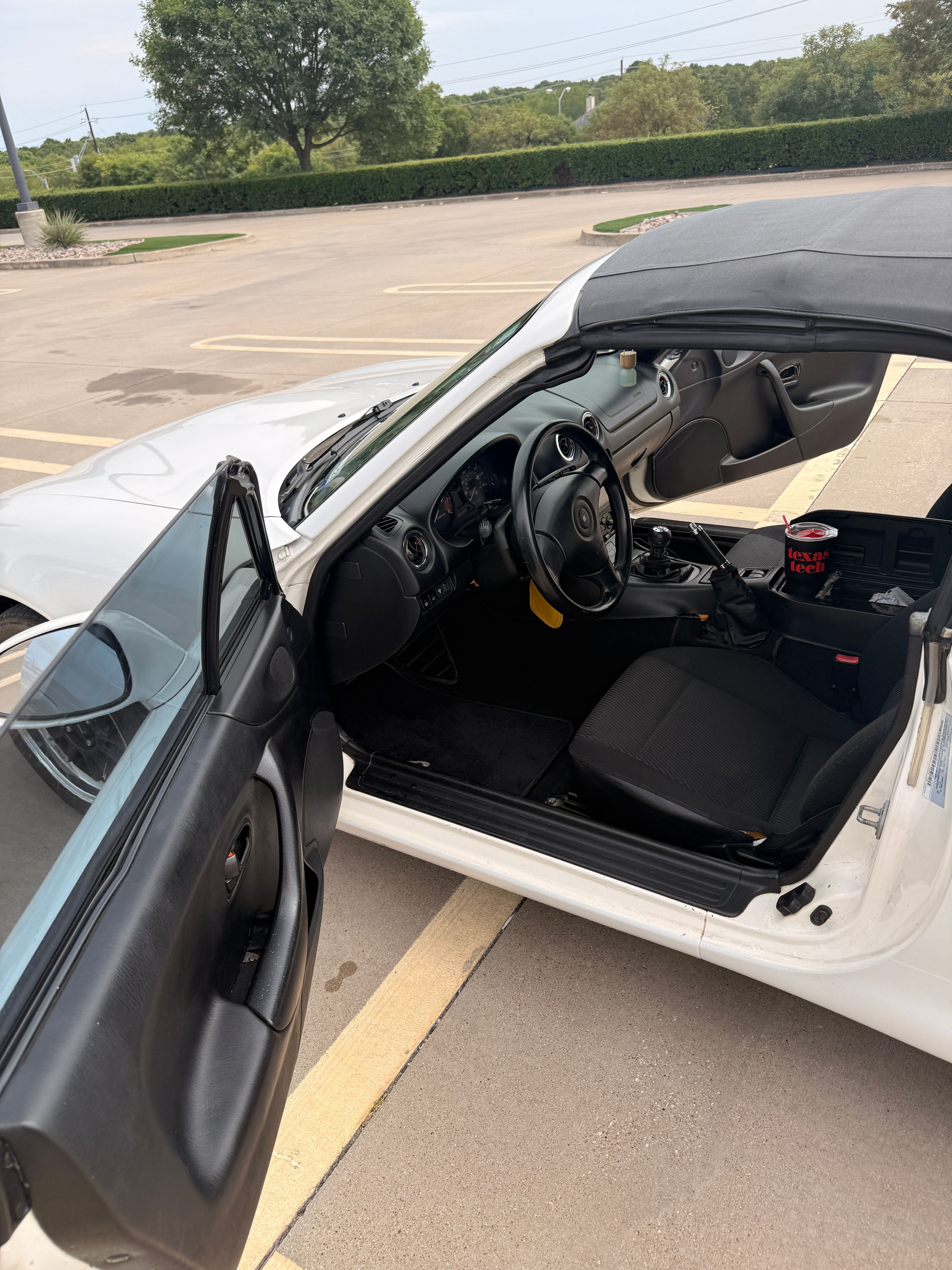 Used 2000 MAZDA MX-5 Miata RWD image 12