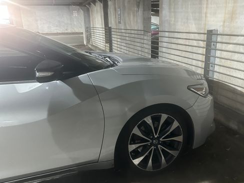 Used 2016 Nissan Maxima SR FWD image 2