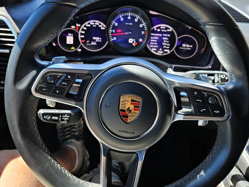 Used 2022 Porsche Cayenne S Platinum AWD/4WD image 10