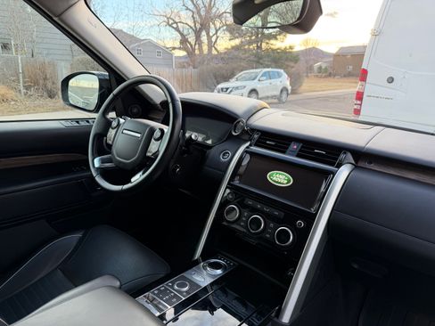 Used 2019 Land Rover Discovery HSE Luxury image 16