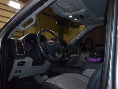 Used 2022 Ford F250 Limited image 4