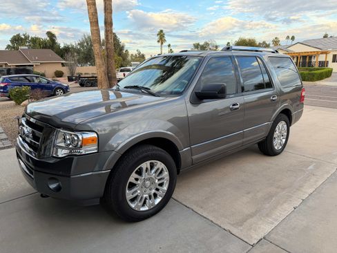Used 2013 Ford Expedition Limited image 9