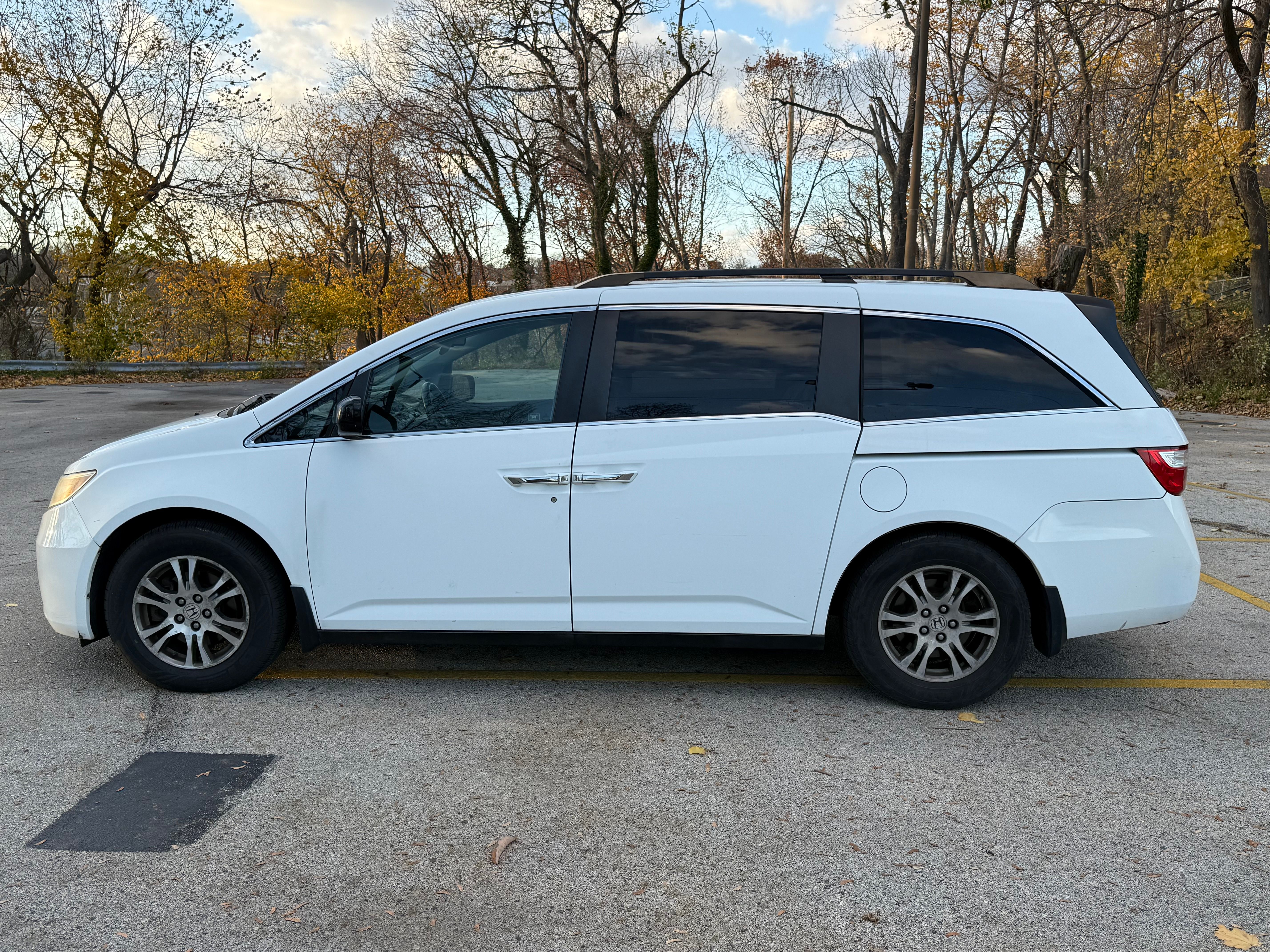 Used 2011 Honda Odyssey EX-L image 1