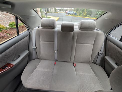 Used 2005 Toyota Corolla LE image 9