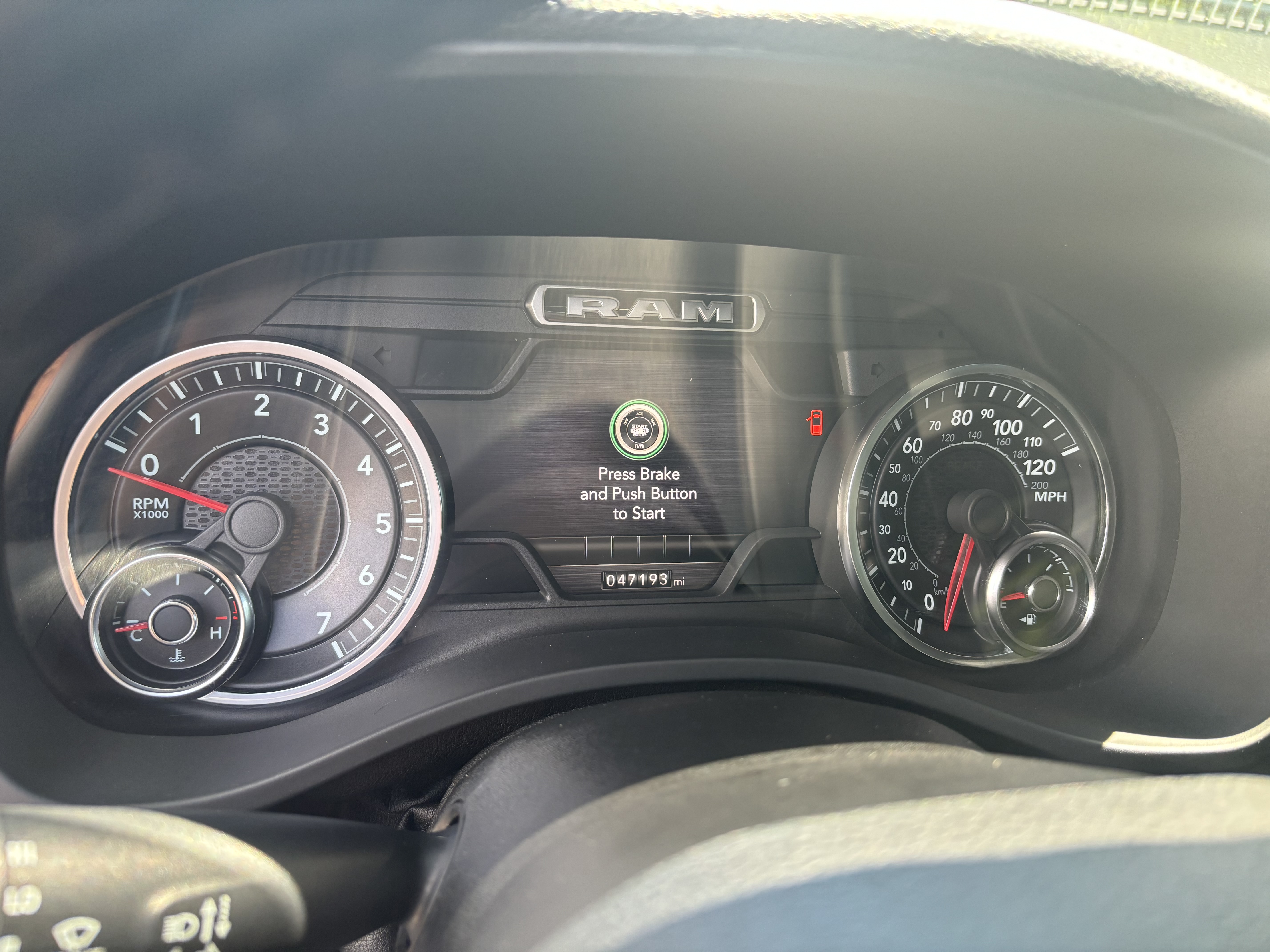 Used 2021 RAM 1500 Laramie w/ Sport Appearance Package AWD/4WD image 8