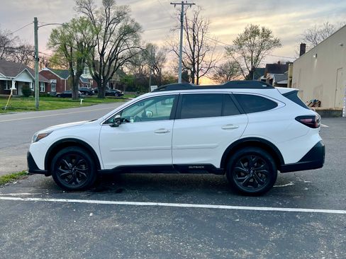 Used 2021 Subaru Outback Onyx Edition XT AWD/4WD image 2