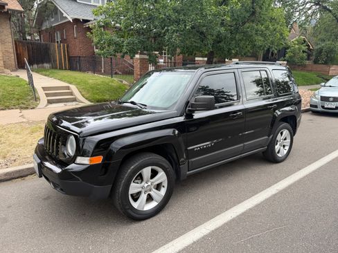 Used 2014 Jeep Patriot Sport w/ Power Value Group AWD/4WD image 10