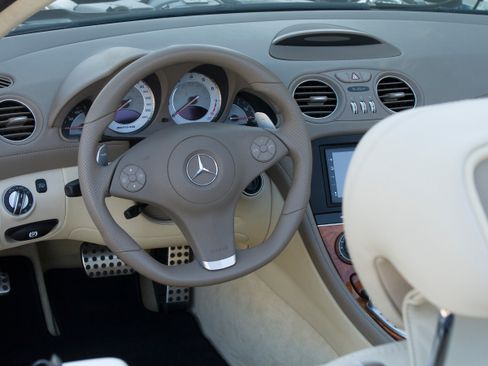 Used 2012 Mercedes-Benz SL 63 AMG image 12