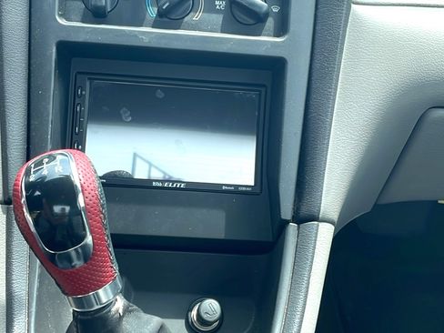 Used 2000 Ford Mustang Coupe RWD image 9