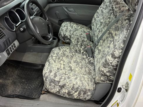 Used 2010 Toyota Tacoma Pickup 2D 6 ft image 12