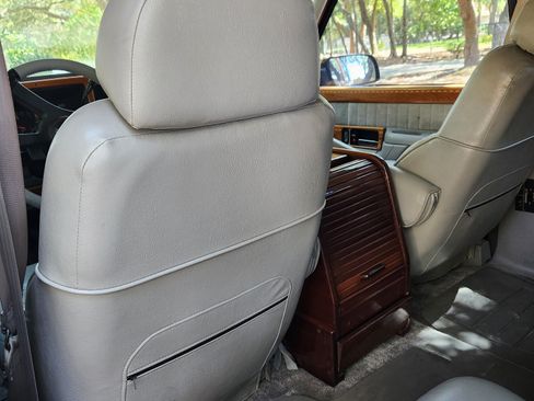 Used 1994 GMC Suburban 2500 image 31