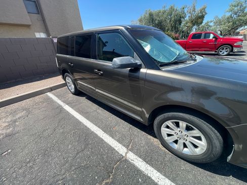 Used 2011 Ford Flex SE FWD image 5