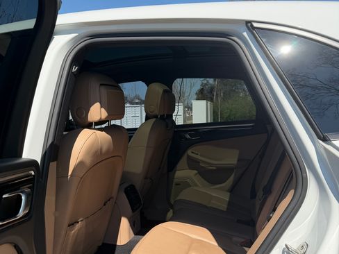 Used 2019 Porsche Macan Sport Edition image 11