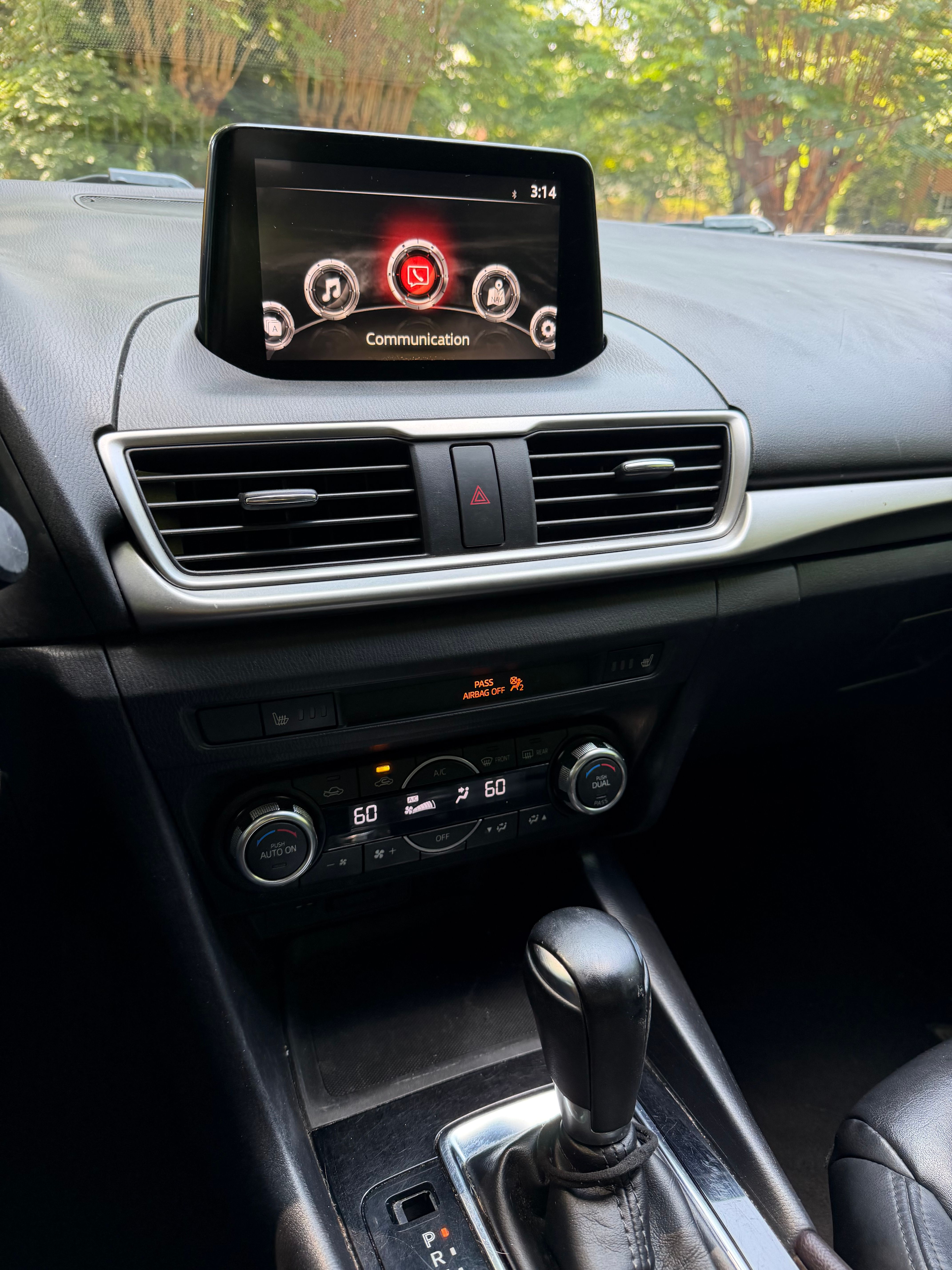 Used 2017 MAZDA MAZDA3 Touring FWD image 12