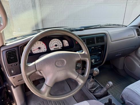 Used 2002 Toyota Tacoma 4x4 Xtracab V6 image 11