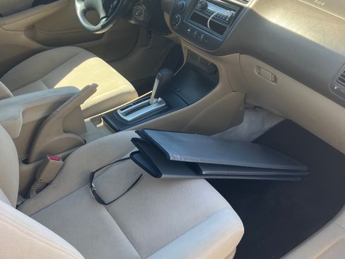 Used 2005 Honda Civic LX image 2