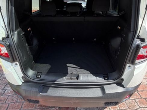 Used 2016 Jeep Renegade Latitude w/ Cold Weather Group AWD/4WD image 19