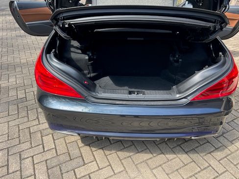 Used 2017 Mercedes-Benz SL 550 image 17