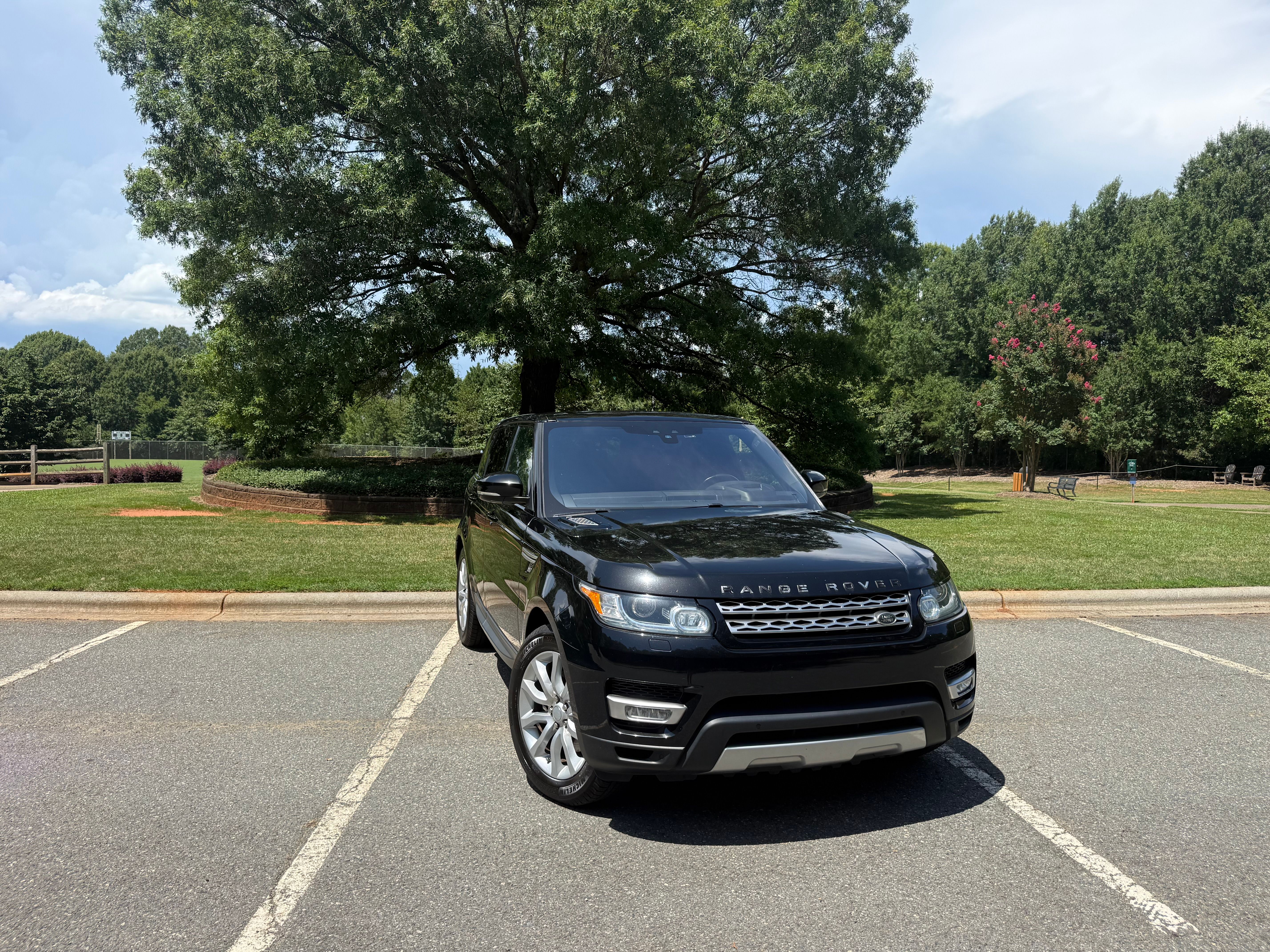 Used 2017 Land Rover Range Rover Sport HSE AWD/4WD image 2