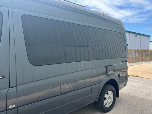 Used 2018 Mercedes-Benz Sprinter 2500 image 27