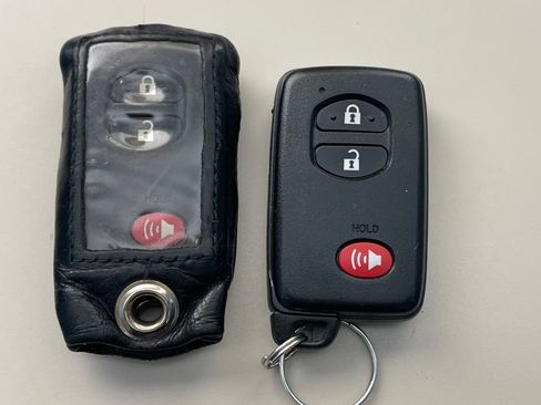 Used 2010 Toyota Prius Five image 10