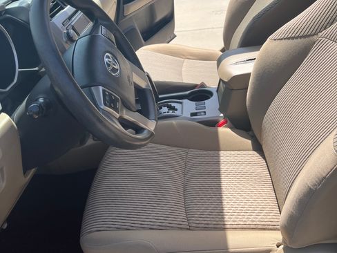 Used 2010 Toyota 4Runner SR5 RWD image 6