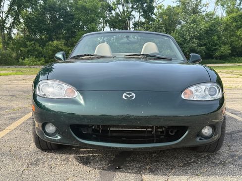 Used 2003 MAZDA MX-5 Miata LS RWD image 2