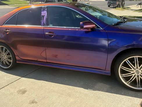 Used 2011 Toyota Camry SE w/ SE Extra-Value Pkg #1 FWD image 1