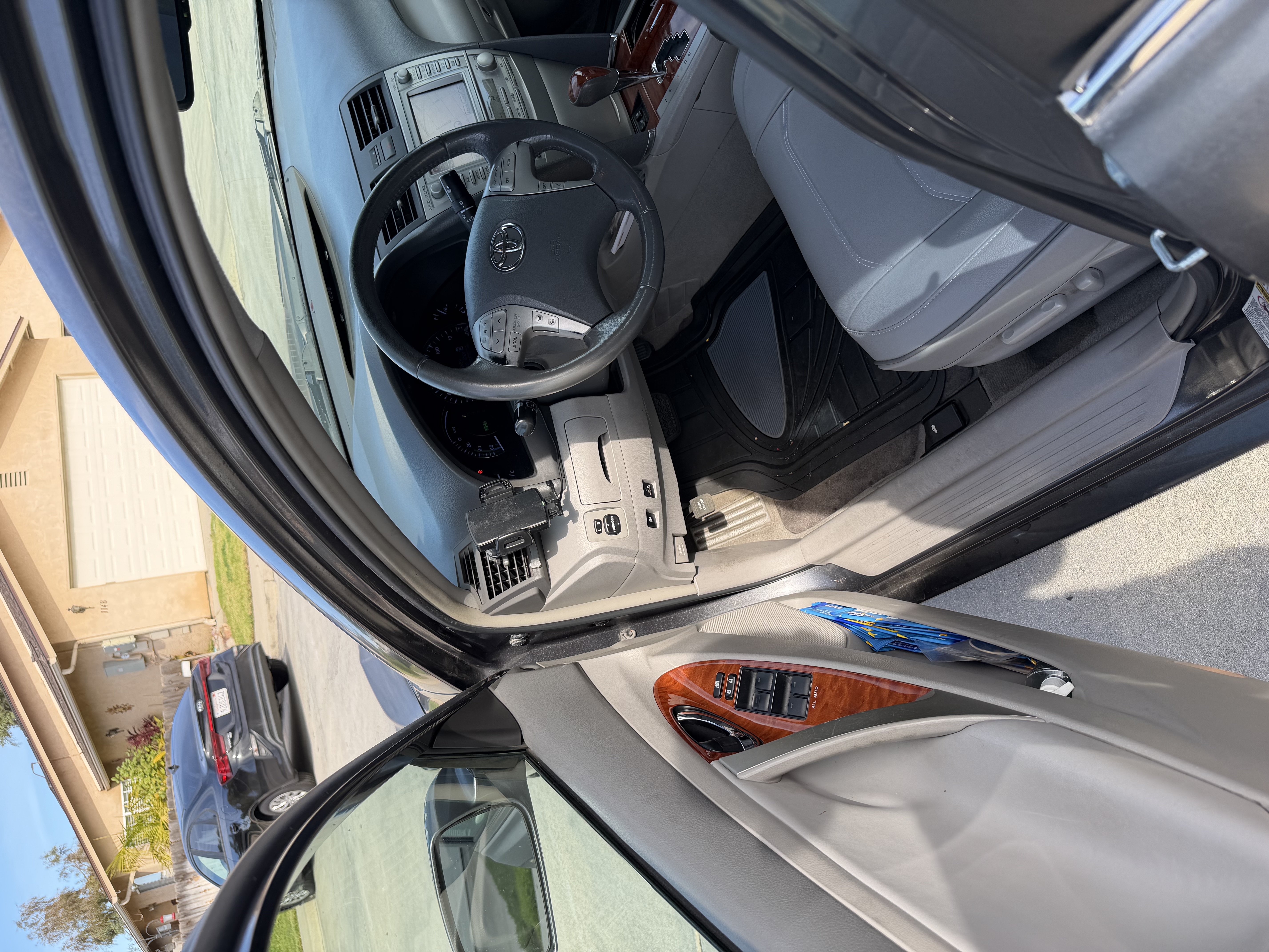 Used 2011 Toyota Camry Hybrid FWD image 8