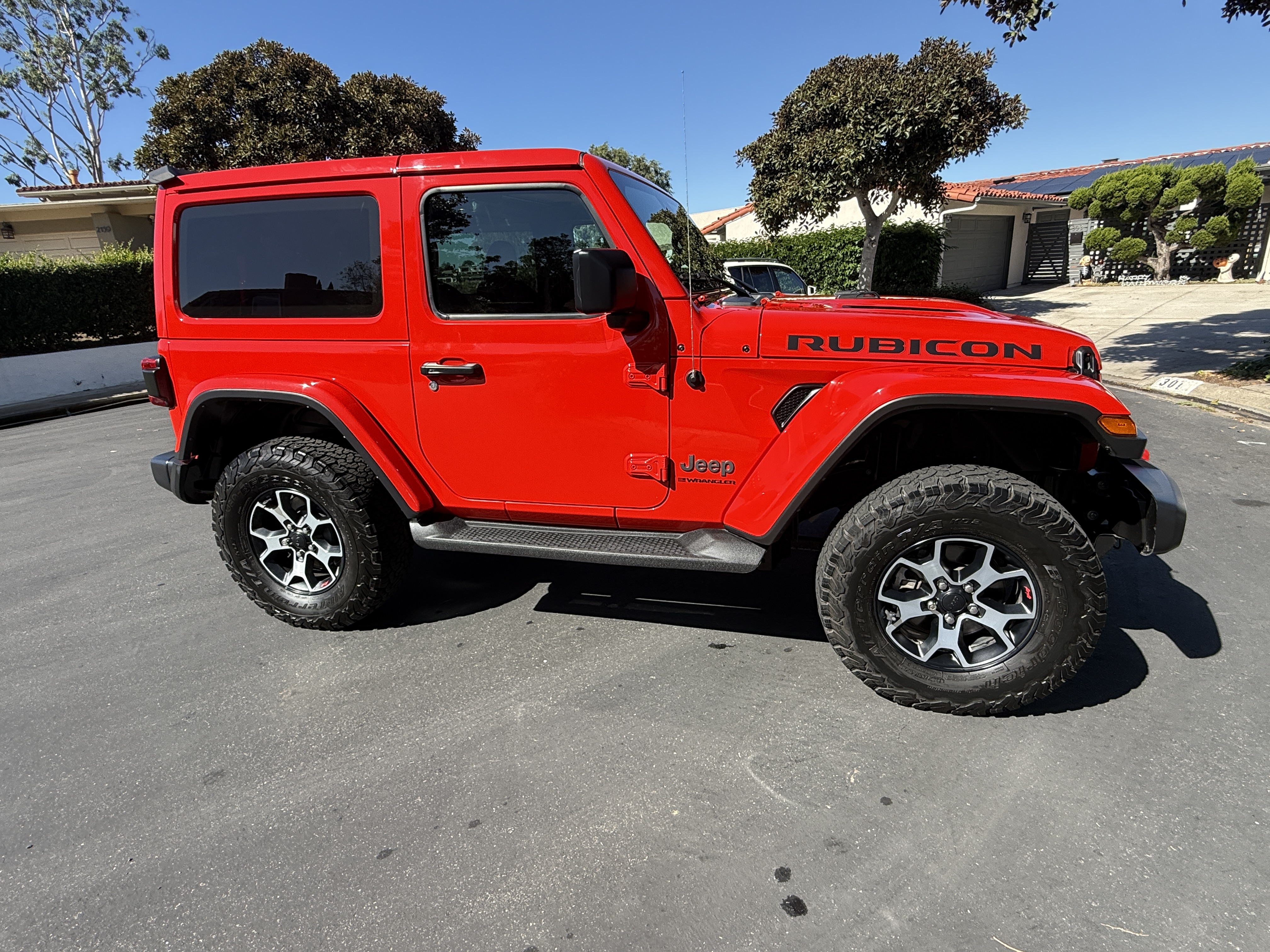Used 2023 Jeep Wrangler Rubicon w/ LED Lighting Group AWD/4WD image 4