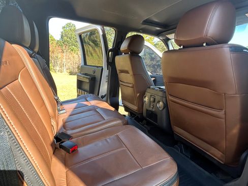 Used 2015 Ford F250 Platinum image 9