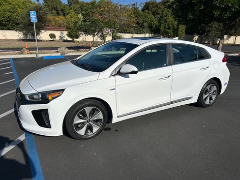 Used 2019 Hyundai Ioniq Limited image 1